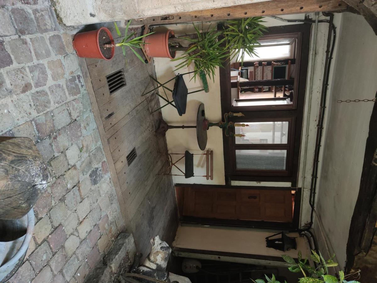 Studio Apartment Rouen Bagian luar foto